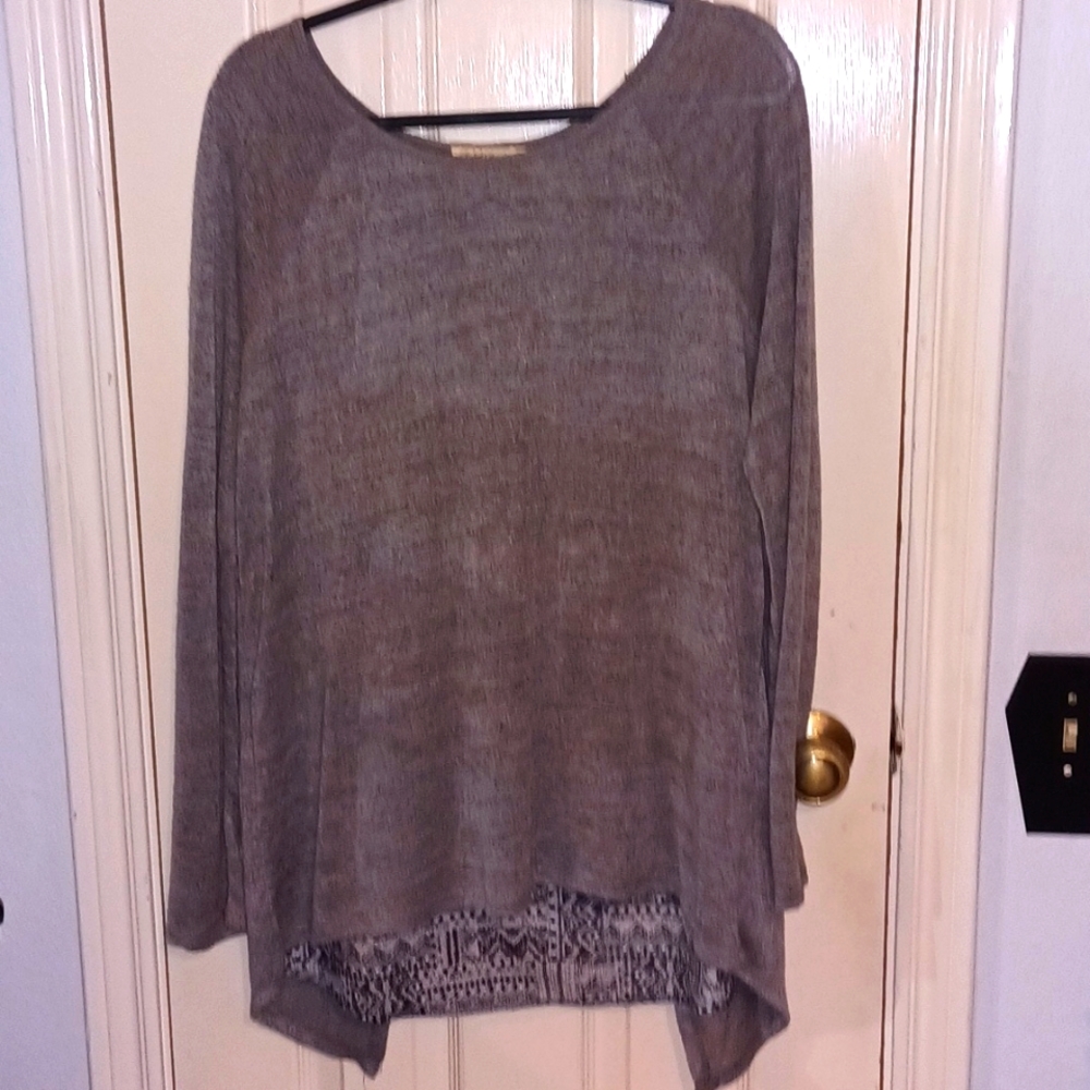Gray long sleeve top